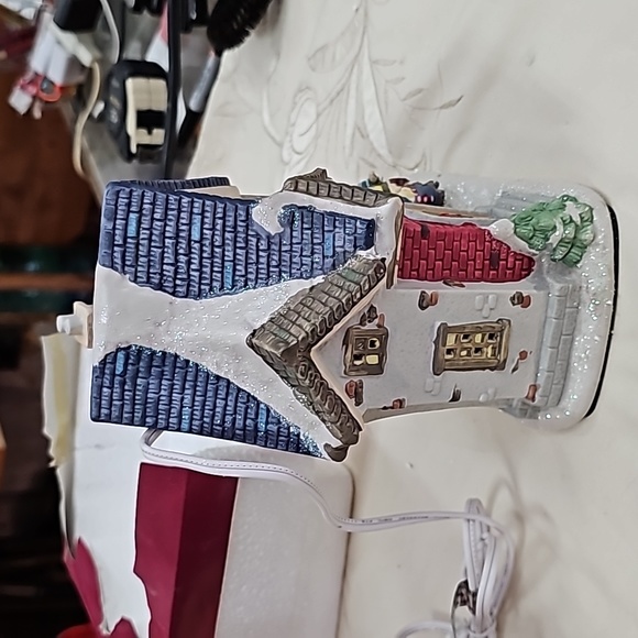 Vintage Victoria falls porcelain lighted house Collectors Series 1 School House - Picture 10 of 12